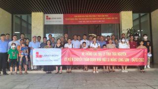 Welcome Distributor Hoan Phuc Co., Ltd and customers in Thai Nguyen province to visit Long Son Cement Plant.