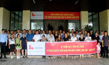 Welcome distributor Cuong Sau Construction & Trading Co., Ltd and customers of Bac Giang province to visit Long Son cement plant