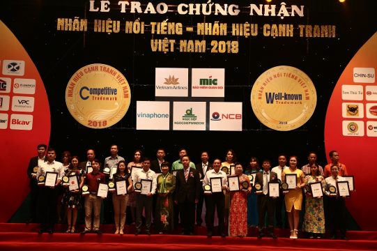 Trao chứng nhận Nhãn hiệu nổi tiếng – Nhãn hiệu cạnh tranh Việt Nam 2018