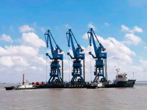 Công ty xi măng Long Sơn xây dựng Cảng tổng hợp Long Sơn Bãi Ngọc tại Khu kinh tế Nghi Sơn.