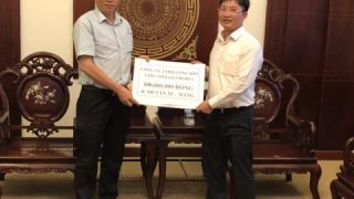 Long Son Cement Company visited and donated to the storm victims in Khanh Hoa