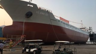 Launch successfully a 7,000 – ton cement ship at the Pacific Shipyard – Hai Phong