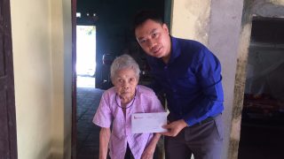 Long Son Cement Company – Visiting and giving gifts to Vietnamese Heroic mothers in 2020.