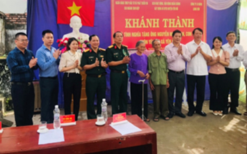 Long Sơn Cement Company give new houses for martyrs’ relatives