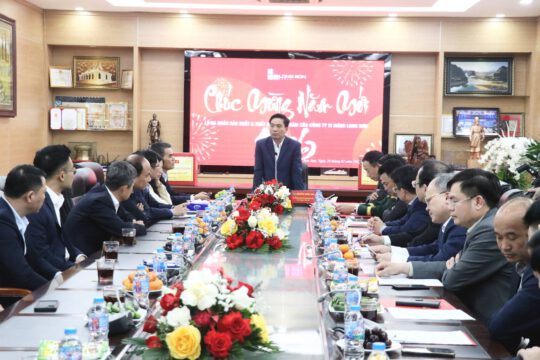 Welcoming Mr. Nguyen Doan Anh – Member of the Party Central Committee and Secretary of the Thanh Hoa Provincial Party Committee – on His Visit and Attendance at the Launch Ceremony for Early-Year Production (Year of the Binh Ngo) at Long Son Cement Company