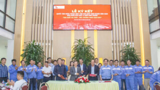 Commitment Signing Ceremony to Achieve 2026 Production and Business Targets at Long Sơn Cement Company