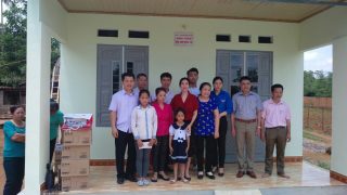 Công ty Xi măng Long Sơn – Trao tặng Nhà Tình Nghĩa cho Gia đình có hoàn cảnh khó khăn.