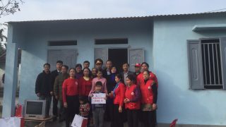 Công ty Xi măng Long Sơn – Trao tặng nhà tình thương tại Bỉm Sơn.