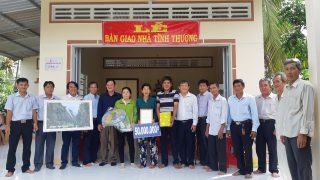 Xi măng Long Sơn – Trao tặng nhà tình thương cho bà con miền Tây Nam Bộ.