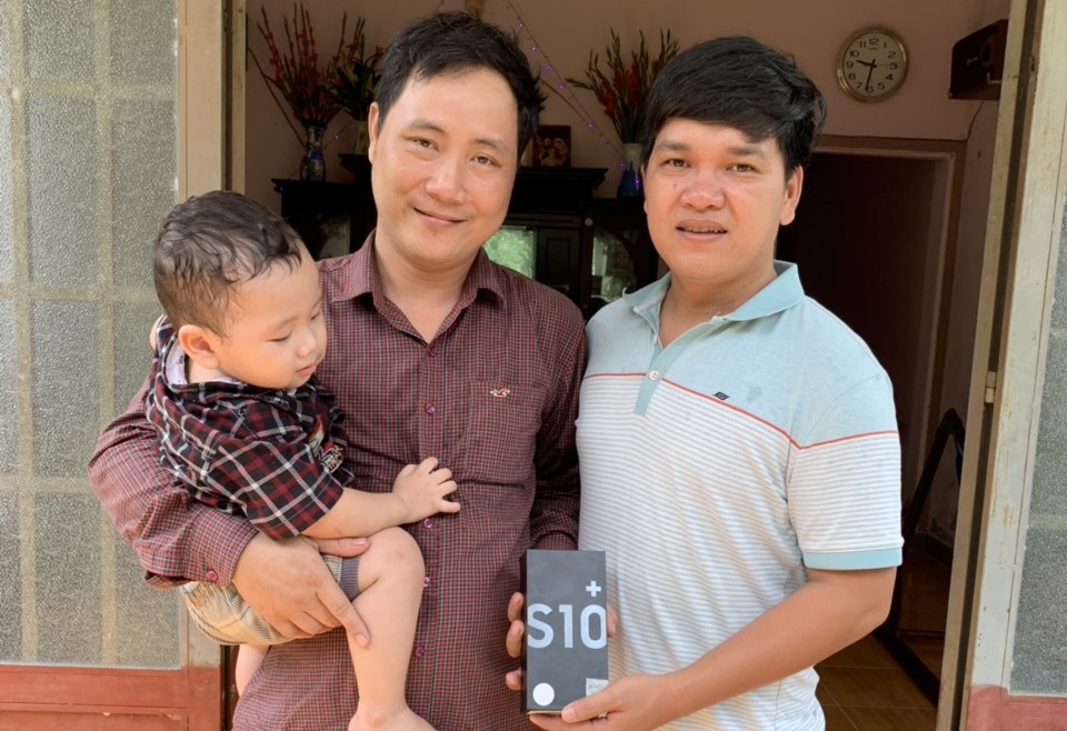 Xi măng Long Sơn – Trao giải Đặc Biệt chương trình “Cộng tác viên cùng Xi măng Long Sơn”