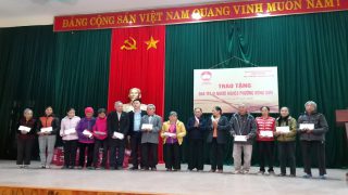 Xi măng Long Sơn trao tặng quà tết vì người nghèo Xuân Canh Tý 2020
