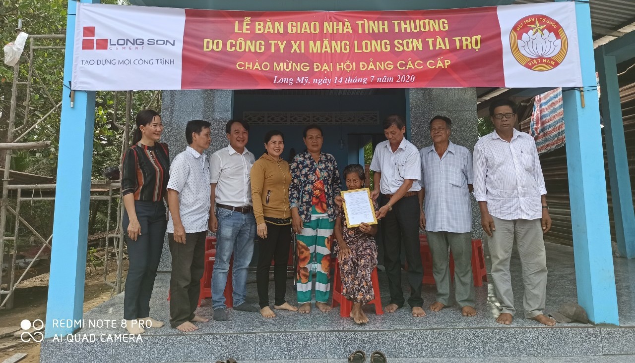 Xi măng Long Sơn trao tặng nhà tình thương cho các hộ nghèo trên địa bàn tỉnh Thanh Hóa & tỉnh Long An.