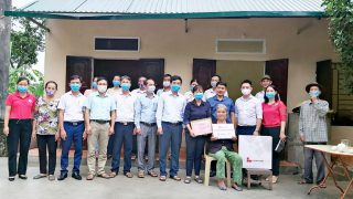 Công ty Xi măng Long Sơn trao tặng nhà tình thương cho các hộ nghèo địa bàn tỉnh Thanh Hoá