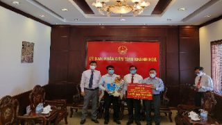 Công ty Long Sơn ủng hộ 4 tỷ đồng hỗ trợ phòng, chống dịch Covid-19.