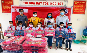 Công ty xi măng Long Sơn khởi động chương trình “Cặp sách em đến trường” trong mùa dịch COVID-19.