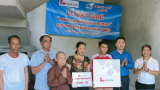 Công ty Xi măng Long Sơn trao nhà tình thương tại huyện Hoa Lư tỉnh Ninh Bình