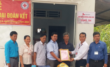 Công ty Xi măng Long Sơn trao nhà tình thương tại xã Trường Long A, huyện Châu Thành A, tỉnh Hậu Giang