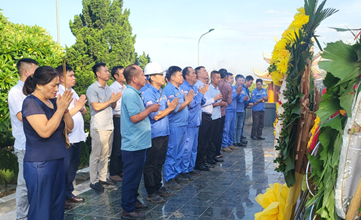 Công ty Xi măng Long Sơn dâng hương tưởng niệm các anh hùng liệt sỹ