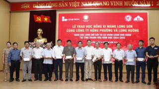 Công ty xi măng Long Sơn trao học bổng khuyến học cho học sinh địa bàn 2 tỉnh Thanh Hóa và Ninh Bình năm học 2024-2025