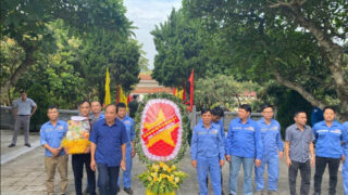 Công ty Xi măng Long Sơn dâng hương tưởng niệm các anh hùng liệt sỹ
