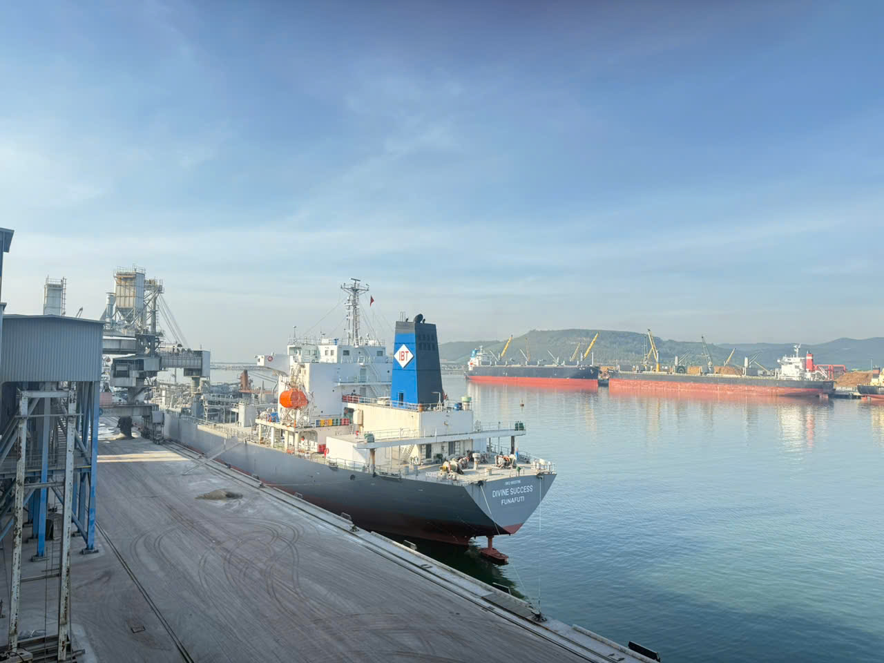 z7033587586826_6035a0abd6facb03eb468765fd90a7d6