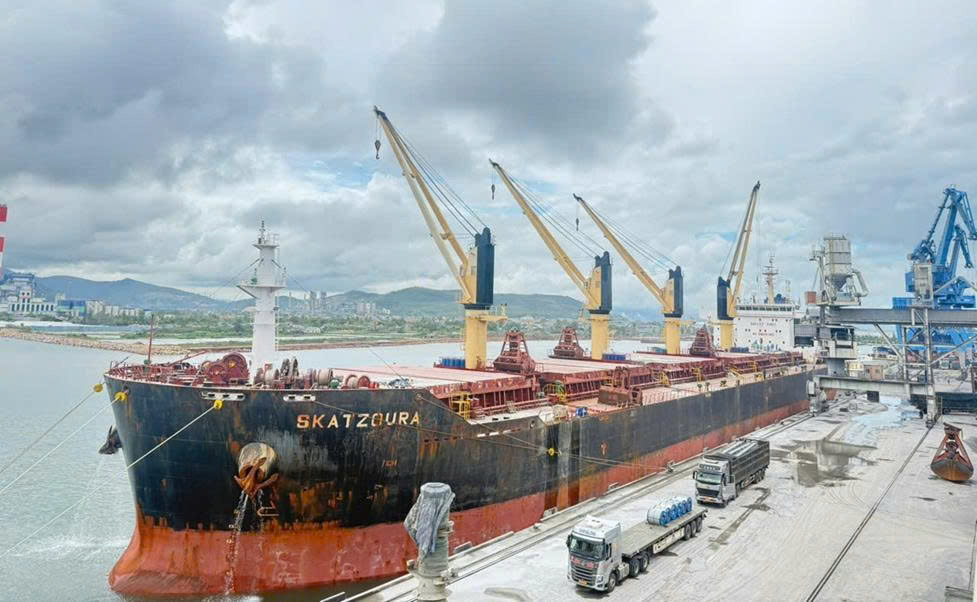 Tiếp tục xuất khẩu clinker và xi măng Long Sơn đi Mỹ và Malaysia.