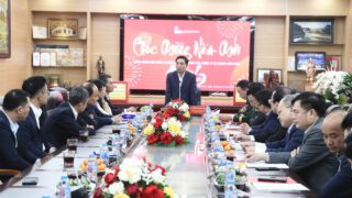 Tiếp đón đồng chí Nguyễn Doãn Anh – Ủy viên Trung ương Đảng, Bí thư Tỉnh ủy Thanh Hóa tới thăm và dự lễ ra quân sản xuất đầu năm Bính Ngọ tại Công ty xi măng Long Sơn