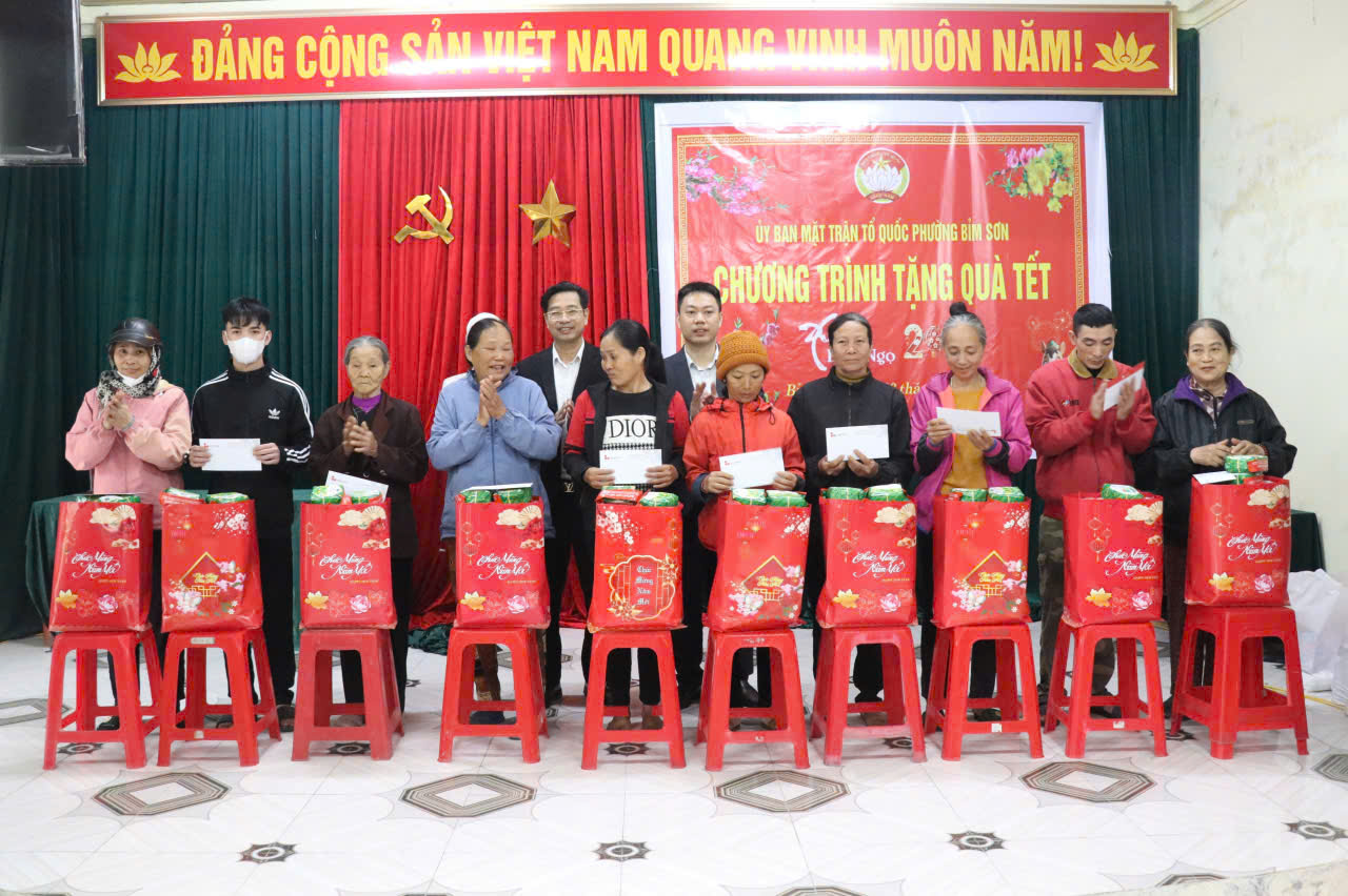 Công ty Xi măng Long Sơn chung tay trao quà Tết Xuân Bình Ngọ cho người nghèo và gia đình chính sách