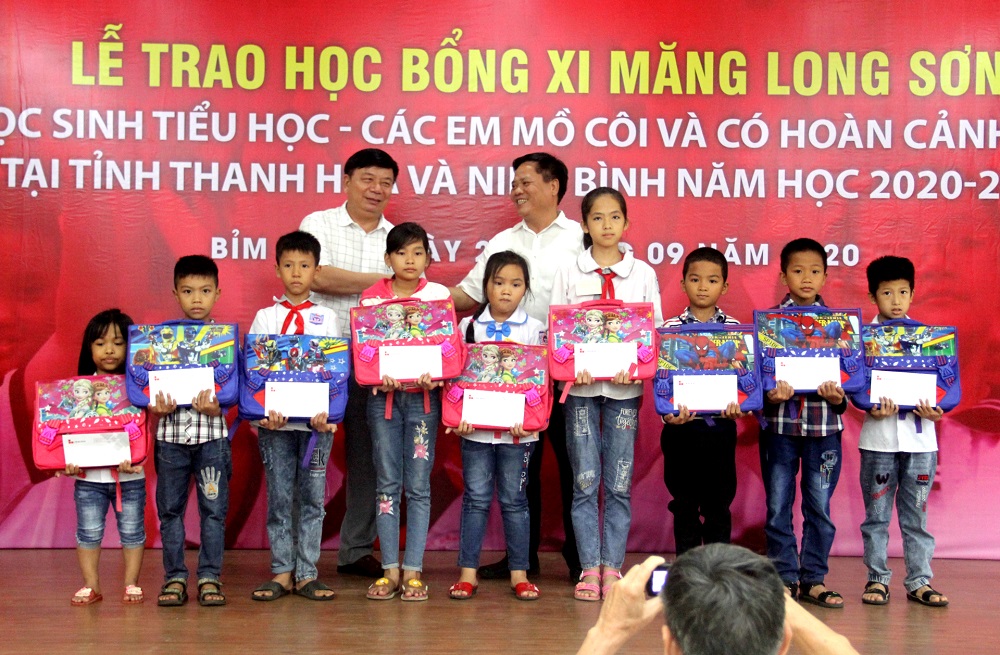 7 trao-hoc-bong-1