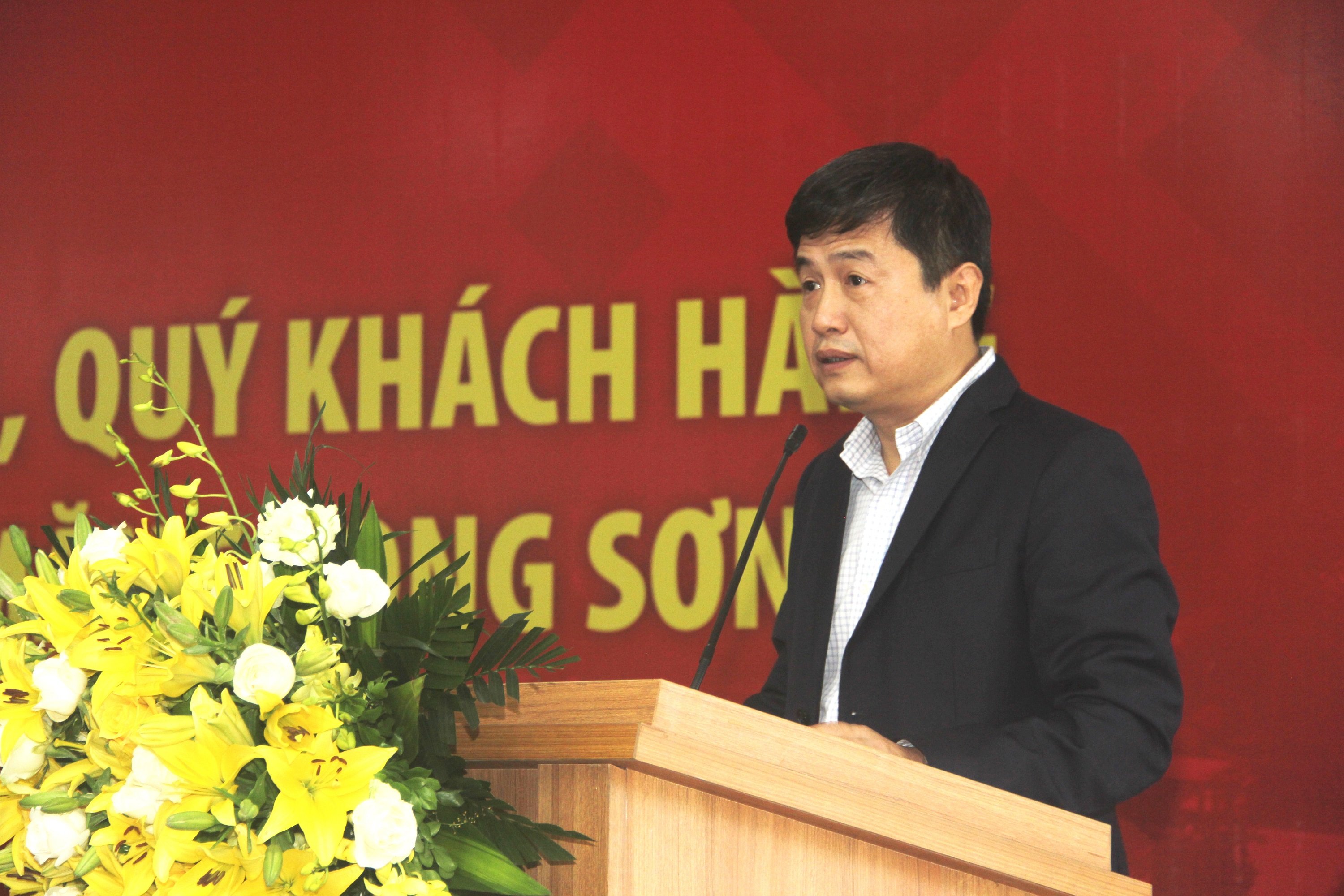phat-bieu-chuong-trinh-tham-quan